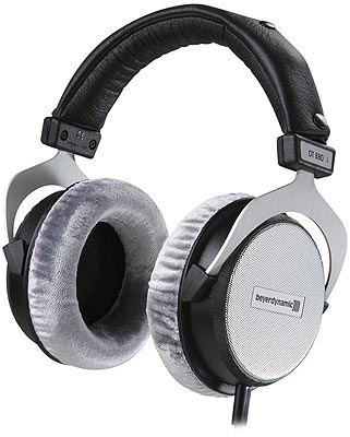DT880