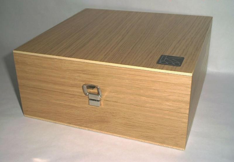 AKG K1000
